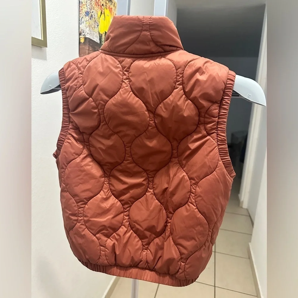 Old Navy Kids Puffer Vest in Rust
